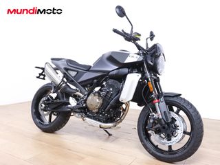 HUSQVARNA SVARTPILEN 801 