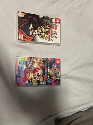 2 juegos Nintendo Switch:Xenoverse2 y mariokart 8