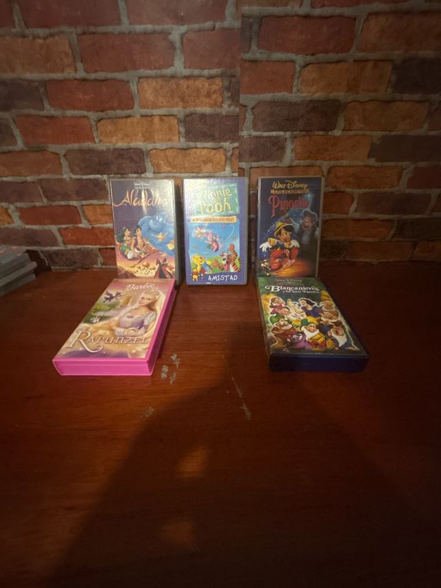VHS Disney & Barbie: 5 film