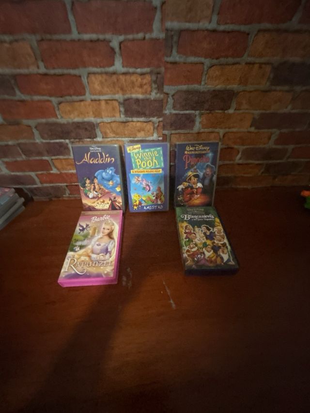 VHS Disney & Barbie: 5 film