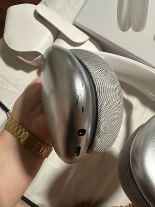 Cascos inalámbricos blancos