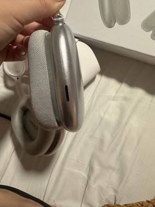 Cascos inalámbricos blancos