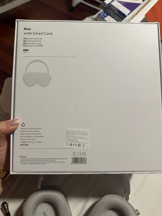 Cascos inalámbricos blancos