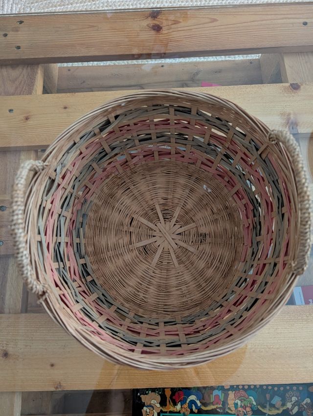 Cesta mimbre vintage beige/rosa/verde clarito