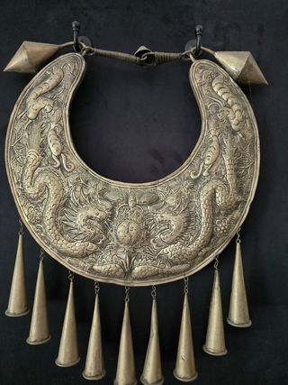 Cuadro Collar antiguo. Joya étnica Hmong-collar Mi