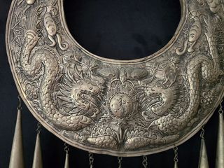 Cuadro Collar antiguo. Joya étnica Hmong-collar Mi