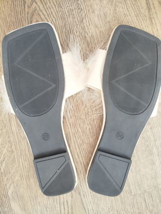 Zapatillas blancas novia ( dan talla)