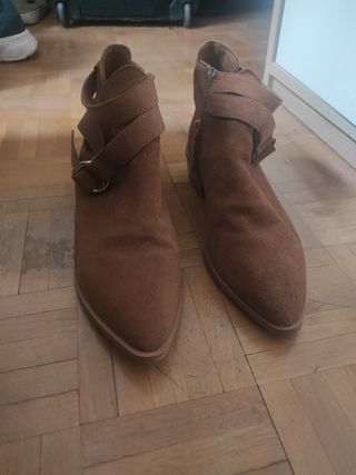 Botines Stradivarius marrones