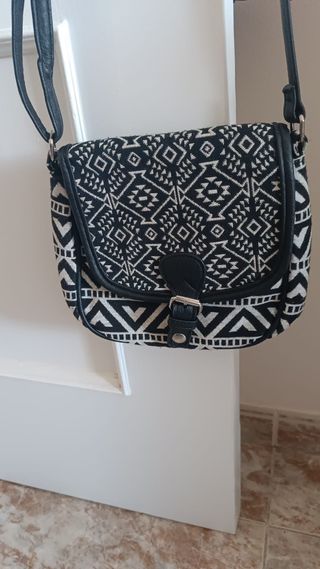 Bolso bandolera étnico blanco y negro