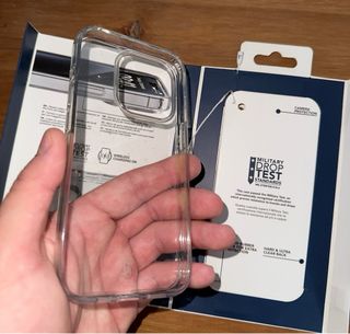 Funda iPhone 15 Pro CellularLine