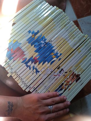 Personaggi Disney e libri Disney. 
36 in totale. 