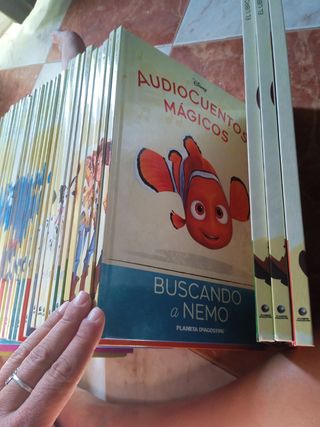 Personaggi Disney e libri Disney. 
36 in totale. 