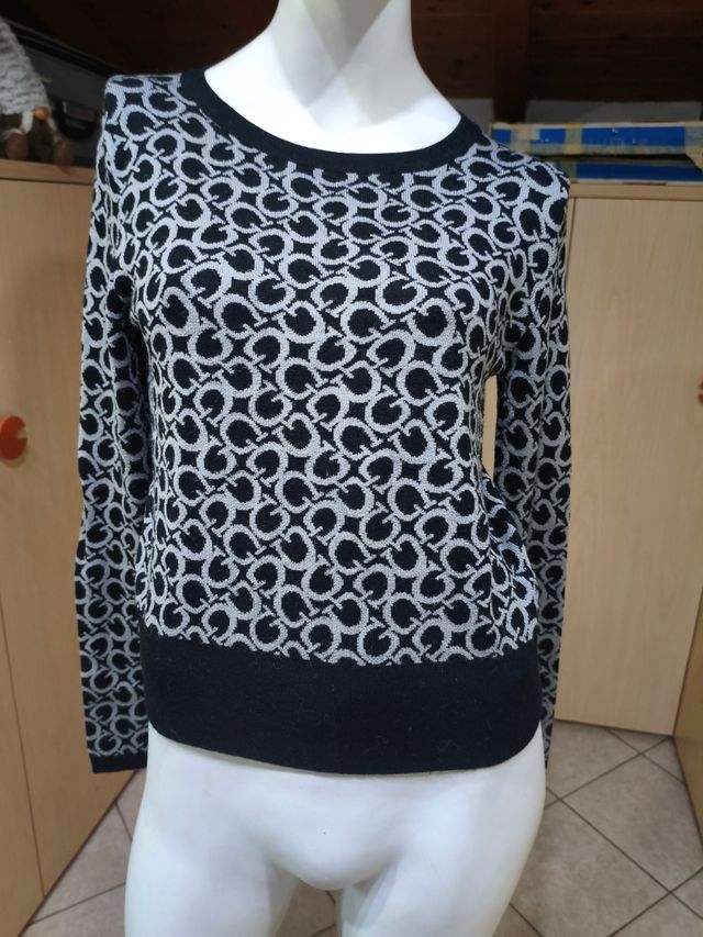 Maglia Guess nera e bianca