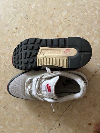 Zapatillas Nike Air Odyssey talla 42,5