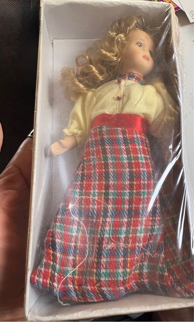 Muñeca porcelana 16cm