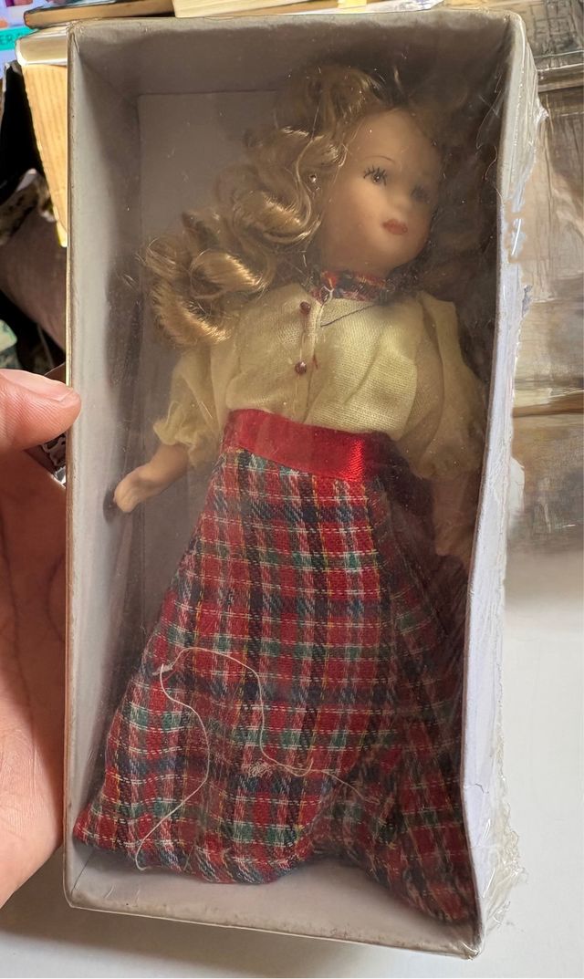 Muñeca porcelana 16cm