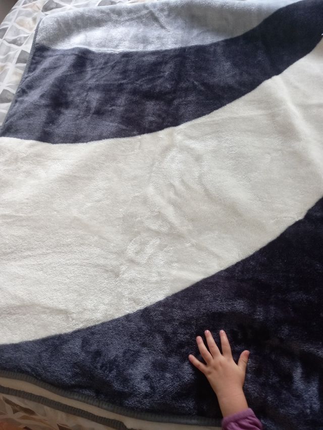 Manta suave blanco y negro