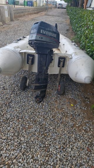 Zodiac + Motor Evinrude 6cv