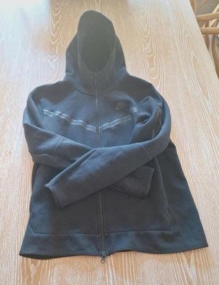 Sudadera Nike Tech Fleece negra