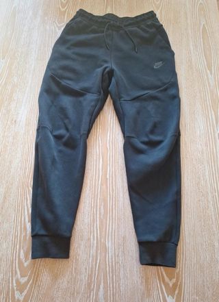 Sudadera Nike Tech Fleece negra
