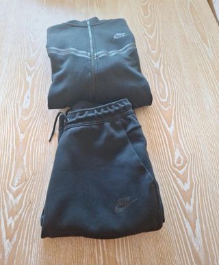 Sudadera Nike Tech Fleece negra