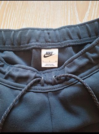 Sudadera Nike Tech Fleece negra