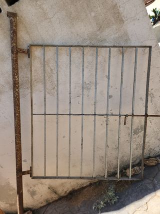 Cancela hierro macizo antigua