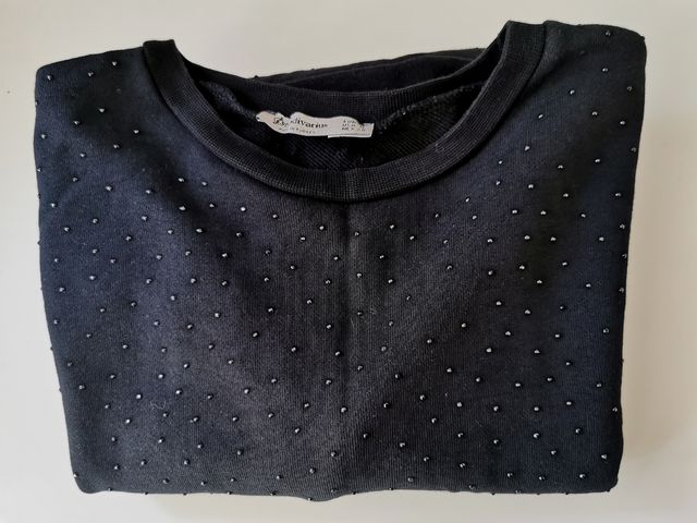 Sudadera negra con brillos
