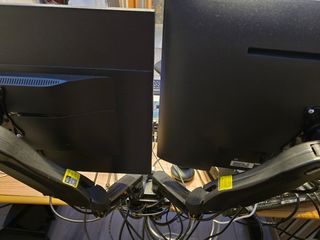 Monitores 27" HP+Philips + soporte