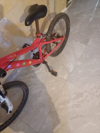 Bicicleta niña 20" roja
