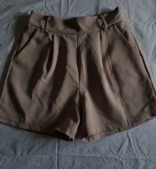 Shorts beige eleganti