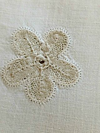 2 Tovagliette ricamate vintage