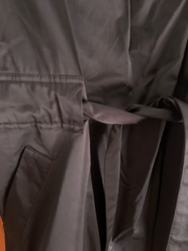 Gabardina negra elegante