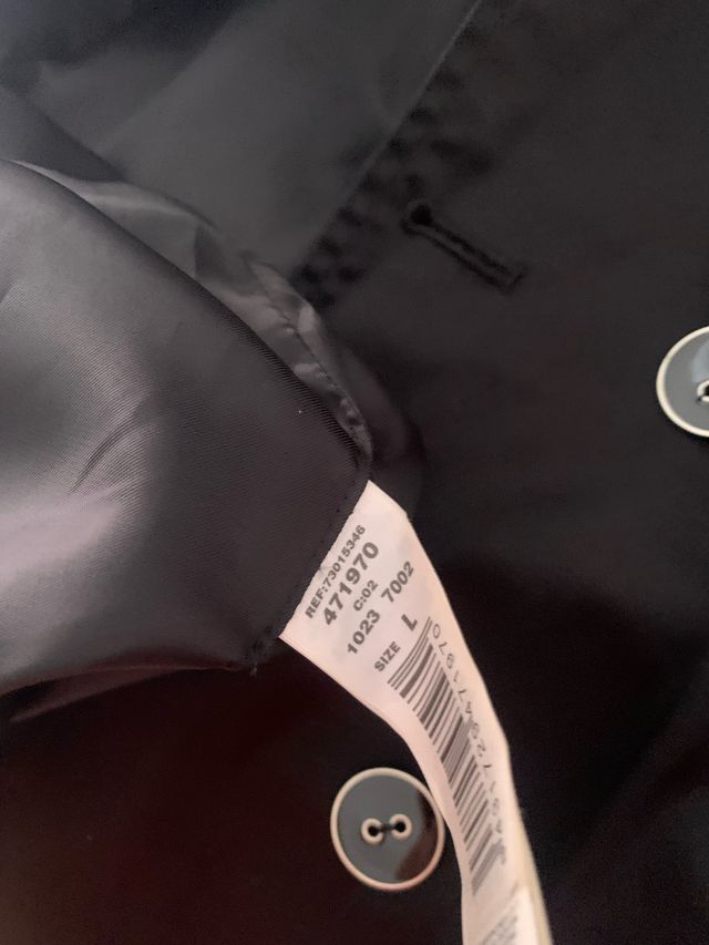 Gabardina negra elegante