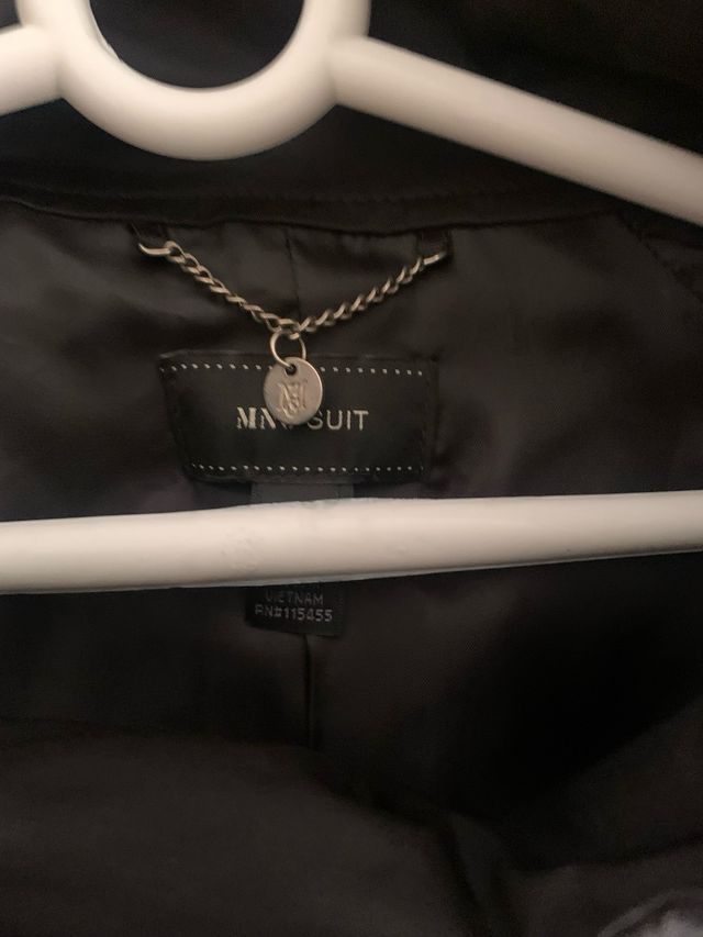 Gabardina negra elegante