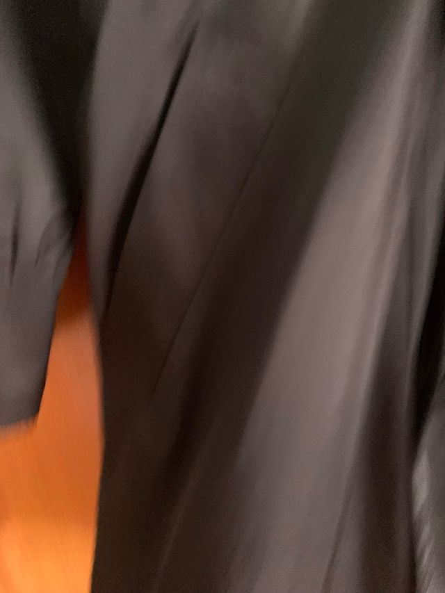 Gabardina negra elegante