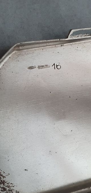 Antichi portapillole in argento e pietre dure