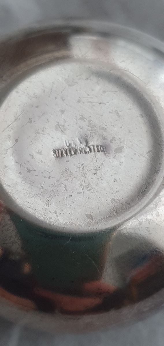  Antichi portapillole in argento e pietre dure 