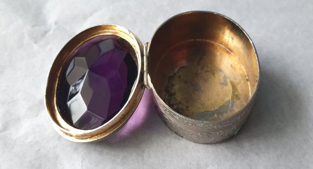  Antichi portapillole in argento e pietre dure 