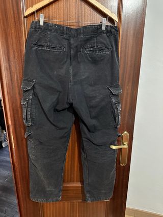 Pantalón cargo Zara negro