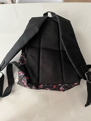 Mochila flores - Negra y rosa