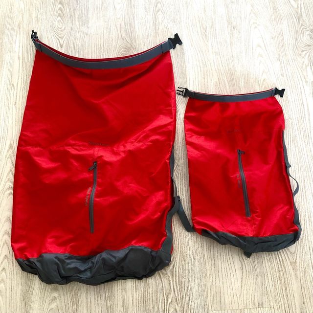 2 Mochilas Quechua enrollables 30L & 100L