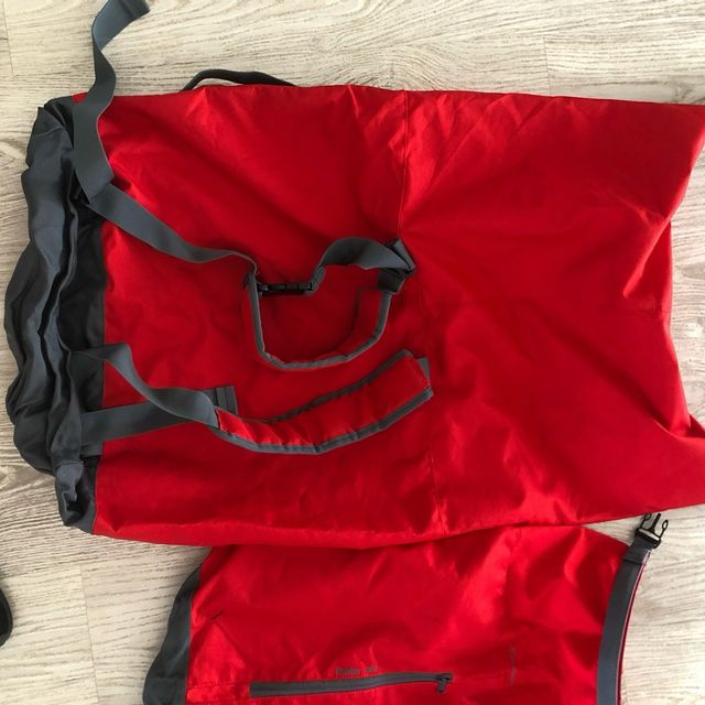 2 Mochilas Quechua enrollables 30L & 100L