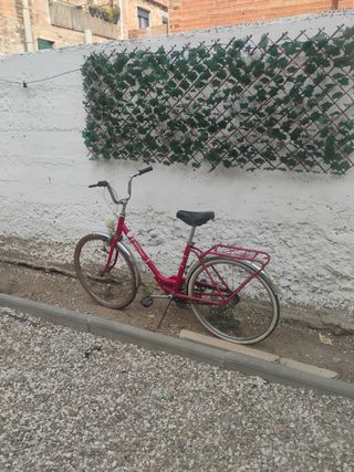 Bicicleta BH 24" roja vintage