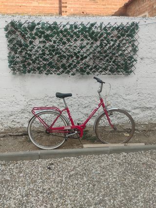 Bicicleta BH 24" roja vintage