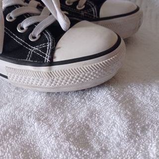 Scarpe sportive nere e bianche