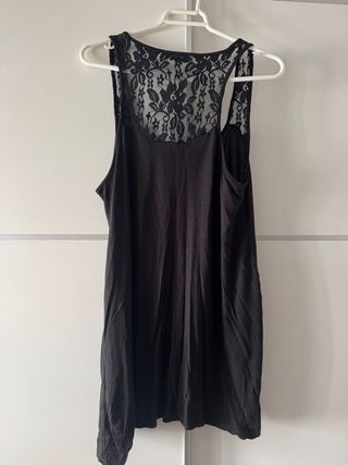 Camiseta negra P&B - Tirantes encaje