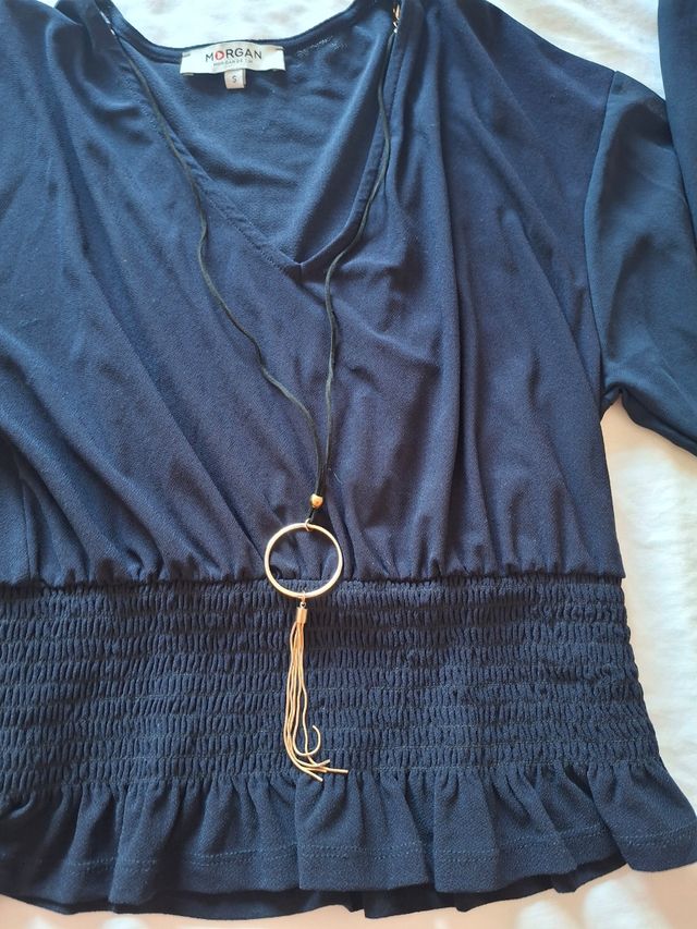 Top negro Morgan  con colgante