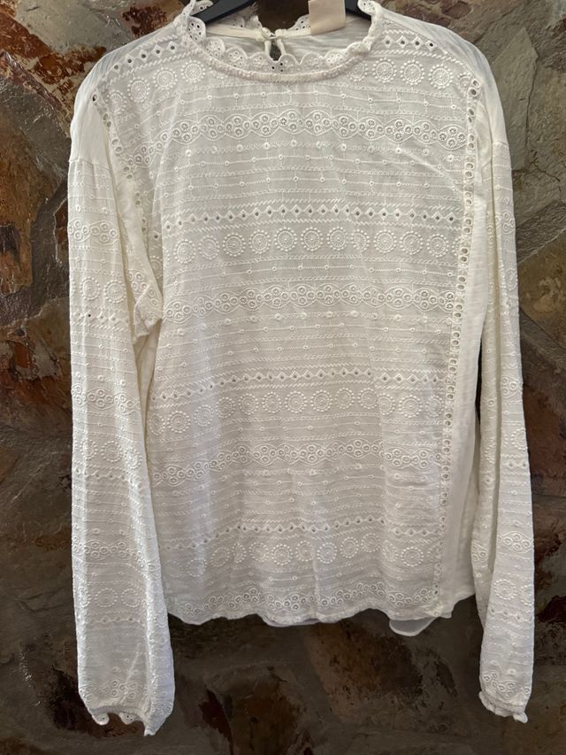 Blusa blanca bordada