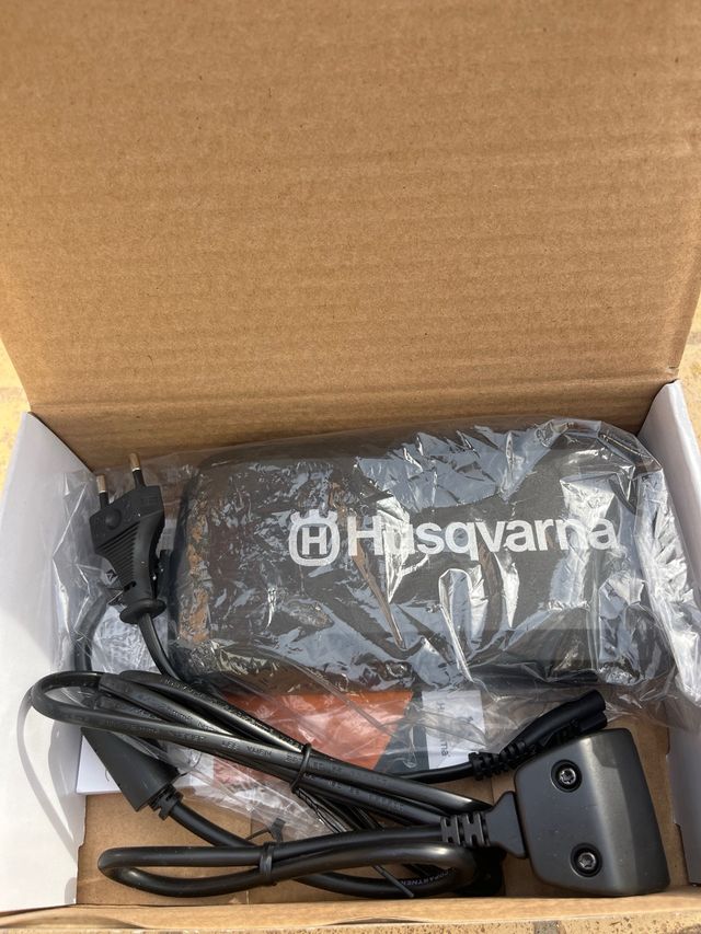 Cargador Husqvarna QC80 - BLi